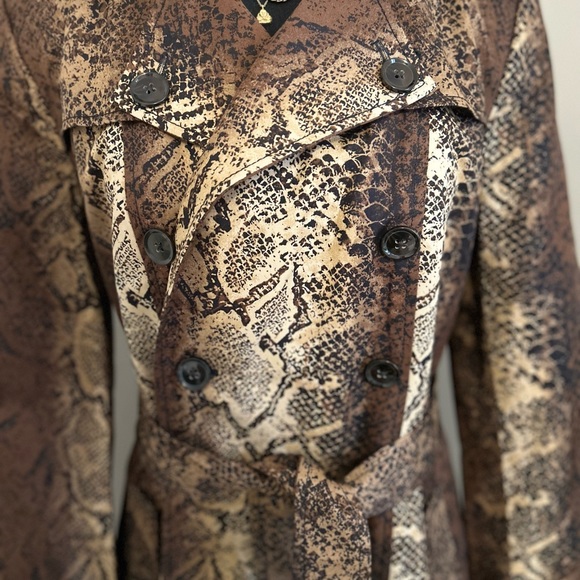 Banana Republic Heritage Trench Coat - Picture 3 of 8